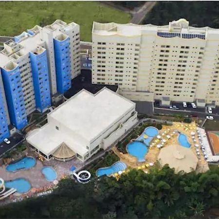 Golden Dolphin Aparthotel Caldas Novas Exterior photo