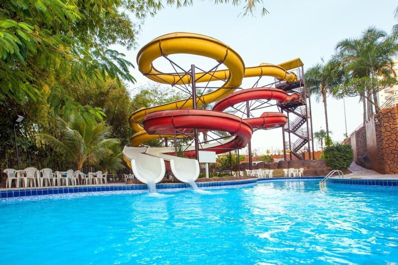 Golden Dolphin Aparthotel Caldas Novas Exterior photo